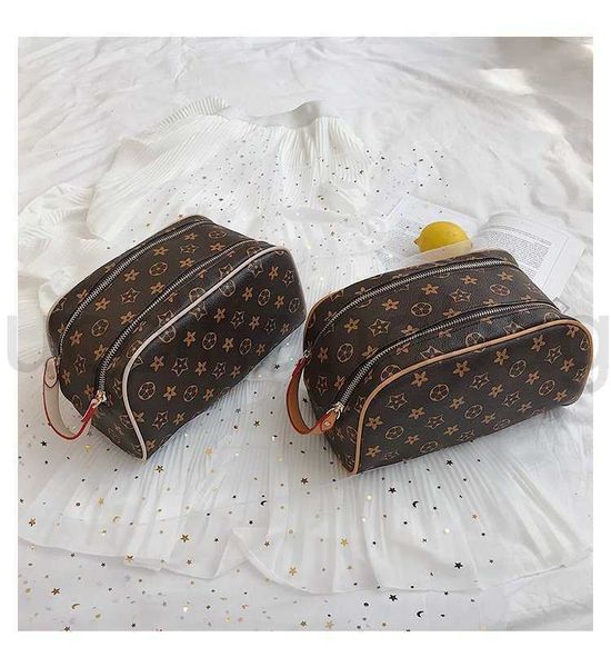 men travelling toilet bag designer women wash large capacity cosmetic bags makeup pouch toiletry
men travelling toilet bag designer women wash large capacity cosmetic bags makeup pouch toiletry