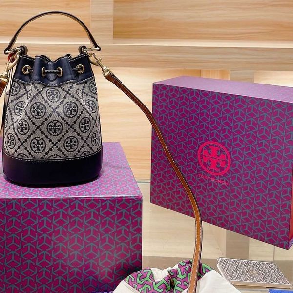 leather designer bags torysburchs original quality handbag new product toriburch bucket bag tb leather canvas single shoulder small messenge
leather designer bags torysburchs original quality handbag new product toriburch bucket bag tb leather canvas single shoulder small messenge