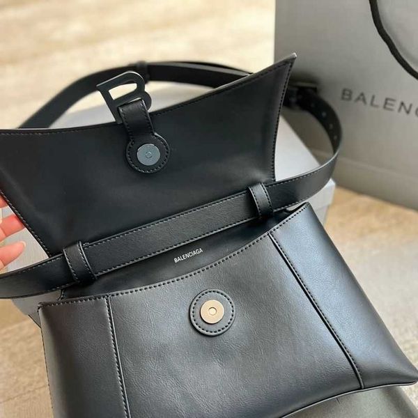 designer luxury womens bag balencigas handbag b-shaped paris single shoulder messenger fashion square gift shoulder oblique span versatile h
designer luxury womens bag balencigas handbag b-shaped paris single shoulder messenger fashion square gift shoulder oblique span versatile h