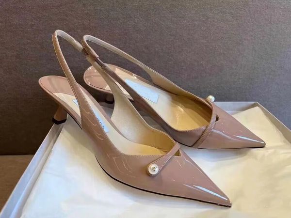 luxury brand women sandal low heel amita slingback sandals pointy toe patent leather wedding party dress pumps with originals box 35-43, Black
luxury brand women sandal low heel amita slingback sandals pointy toe patent leather wedding party dress pumps with originals box 35-43, Black