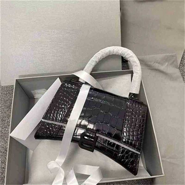 bag balenciga designer fashion ltaly 2022 bag b family high version women's crocodiless hourglass leather one shoulder slant cross rj8z
bag balenciga designer fashion ltaly 2022 bag b family high version women's crocodiless hourglass leather one shoulder slant cross rj8z
