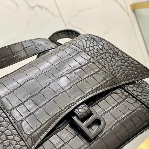 designer luxury womens bag balencigas handbag b-shaped paris single shoulder messenger fashion square gift shoulder oblique span versatile h
designer luxury womens bag balencigas handbag b-shaped paris single shoulder messenger fashion square gift shoulder oblique span versatile h