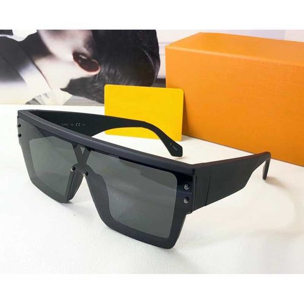 men s sunglasses design face covering shape metal studs temple patterns explore futuristic style injection frames lightweight comfortable, White;black
men s sunglasses design face covering shape metal studs temple patterns explore futuristic style injection frames lightweight comfortable, White;black