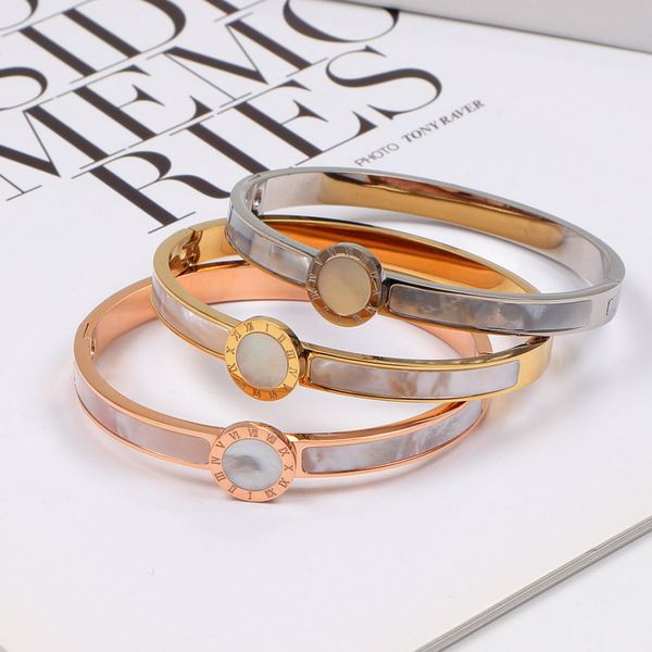 fashion and luxury inlaid diamond bangle designer white natural shell bangles ladies bracelet 18k gilded jewelry bracelets wedding party gif, Black
fashion and luxury inlaid diamond bangle designer white natural shell bangles ladies bracelet 18k gilded jewelry bracelets wedding party gif, Black