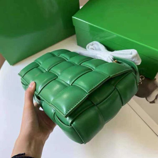 bottegass designer handbags venetas diva new green woven large lattice pillow tofu sheepskin cloud bag messenger armpit small square zg93
bottegass designer handbags venetas diva new green woven large lattice pillow tofu sheepskin cloud bag messenger armpit small square zg93