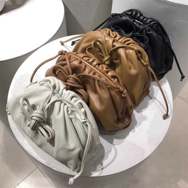 bottegas designer divani handbags womens venetas xiaoyunduo single shoulder real cow leather armpit holding tofu bag messenger dumpling q0za
bottegas designer divani handbags womens venetas xiaoyunduo single shoulder real cow leather armpit holding tofu bag messenger dumpling q0za