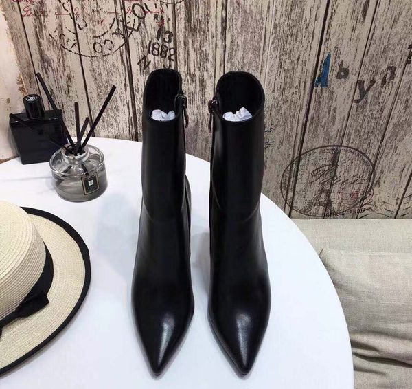 luxury high-end women's shoes short boots in autumn and winterreal leather designer metal thin heel bag wedge-shaped pointed toe cap an, Black
luxury high-end women's shoes short boots in autumn and winterreal leather designer metal thin heel bag wedge-shaped pointed toe cap an, Black