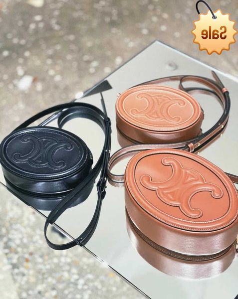 designer bags 2022 spring and summer new triumphal arch moon mini pig nose single shoulder msenger bag versatile round cake female factory d
designer bags 2022 spring and summer new triumphal arch moon mini pig nose single shoulder msenger bag versatile round cake female factory d