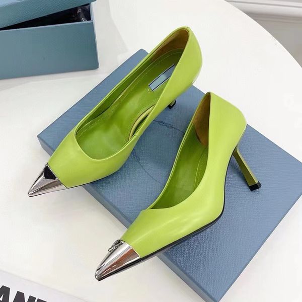 new 23ss shoes women classic triangle buckle calfskin lady pumps designer fashion brand heeled womens shoes, Black
new 23ss shoes women classic triangle buckle calfskin lady pumps designer fashion brand heeled womens shoes, Black