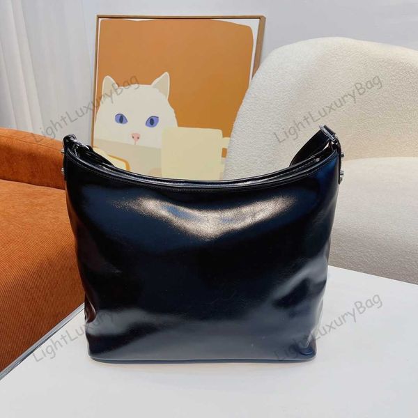 5a high capacity shoulder bag designer bright leather wallet commute practical crossbody for women classic famous brand shopping purses 2202
5a high capacity shoulder bag designer bright leather wallet commute practical crossbody for women classic famous brand shopping purses 2202