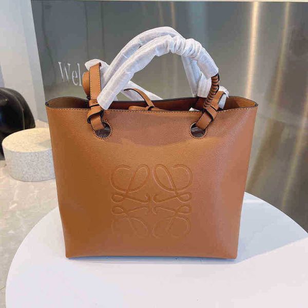 fashion style designer bag loew's new leather lychee pattern shopping portable shoulder versatile casual european leisure handbag tote
fashion style designer bag loew's new leather lychee pattern shopping portable shoulder versatile casual european leisure handbag tote