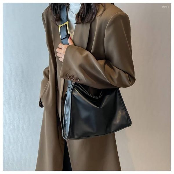 evening bags fashion large capacity shoulder bag for women simple designer crossbody casual soft leather handbags
evening bags fashion large capacity shoulder bag for women simple designer crossbody casual soft leather handbags