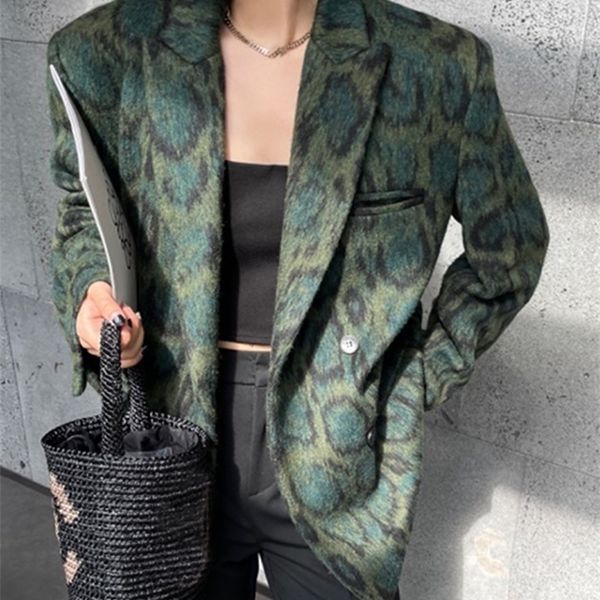 women's suits blazers twotwinstyle green leopard graphic female blazer notched long sleeve temperament colorblock loose women's co, White;black
women's suits blazers twotwinstyle green leopard graphic female blazer notched long sleeve temperament colorblock loose women's co, White;black