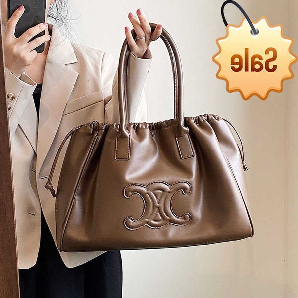 designer bags 2022 new triumph arch soft drawstring band big large capacity commuter one shoulder handheld armpit women's bag factory d
designer bags 2022 new triumph arch soft drawstring band big large capacity commuter one shoulder handheld armpit women's bag factory d
