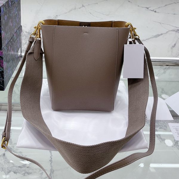 handbag crossbody bags small size soft grain internal hook lock bucket gold metal parts 18cm 25cm with sleeve two straps handbags sangle buc
handbag crossbody bags small size soft grain internal hook lock bucket gold metal parts 18cm 25cm with sleeve two straps handbags sangle buc