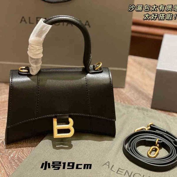 designer balencigas trendy bags fashion leather bag women's 2022 versatile family handag hourglass character messenger net red same
designer balencigas trendy bags fashion leather bag women's 2022 versatile family handag hourglass character messenger net red same