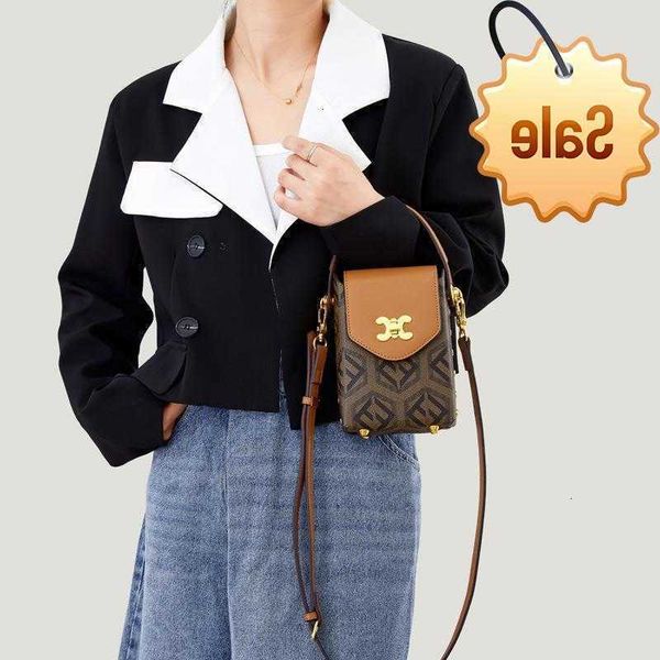 designer bags new triumphal arch old flower mobile phone female french high appearance msenger bag single shoulder portable foreign style fa
designer bags new triumphal arch old flower mobile phone female french high appearance msenger bag single shoulder portable foreign style fa