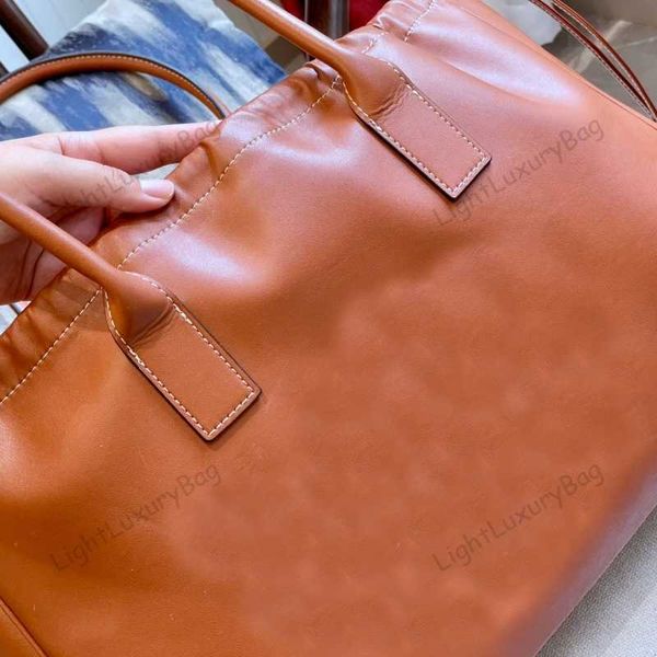 high capacity shoulder travelling bag designer soft leather wallet drawstring handbag for women classic famous brand shopping purses220210
high capacity shoulder travelling bag designer soft leather wallet drawstring handbag for women classic famous brand shopping purses220210