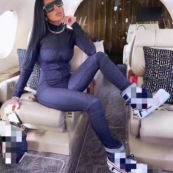 spring 2022 new women's two-piece trousers long sleeve tight celebrity style sports suit kardashian dark blue same style, White
spring 2022 new women's two-piece trousers long sleeve tight celebrity style sports suit kardashian dark blue same style, White