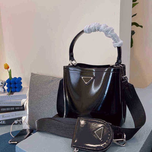 shoulder bags for women leather handbag with brand handbags designers purse bucket triangle fashion classic designer crossbody practical 
shoulder bags for women leather handbag with brand handbags designers purse bucket triangle fashion classic designer crossbody practical