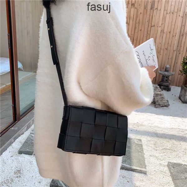 fashion ladies bottess bags venetas net red woven women's messenger versatile trend 2022 new che ered single shoulder messenger brand s
fashion ladies bottess bags venetas net red woven women's messenger versatile trend 2022 new che ered single shoulder messenger brand s