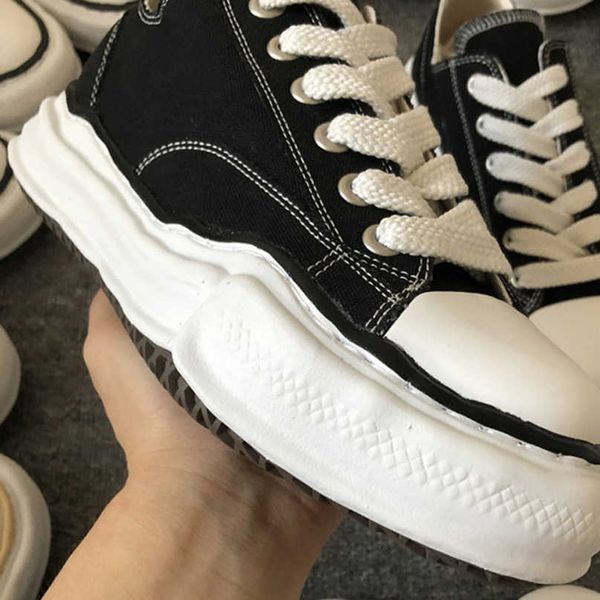 canvas shoes men sneakers men 's casual shoes women 's boots women sport shoe fashion brand mmy thick bottom mihara deigner lace-u
canvas shoes men sneakers men 's casual shoes women 's boots women sport shoe fashion brand mmy thick bottom mihara deigner lace-u