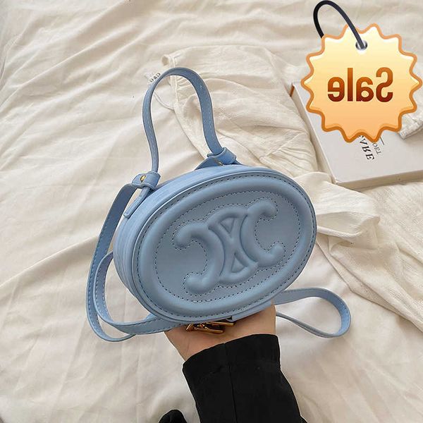 designer bags female triumphal arch moon cake 2022 new mini pig nose single shoulder msenger simple foreign style handbag factory direct sal
designer bags female triumphal arch moon cake 2022 new mini pig nose single shoulder msenger simple foreign style handbag factory direct sal