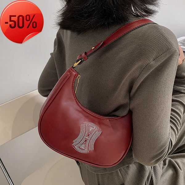 designer bags new autumn and winter 2022 women's single shoulder underarm moon triumphal arch pu soft leather print factory direct sale
designer bags new autumn and winter 2022 women's single shoulder underarm moon triumphal arch pu soft leather print factory direct sale