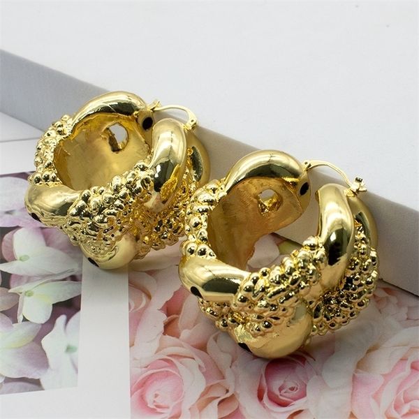 hoop huggie earrings women fashion jewelry 24k dubai gold color ethiopian african style for israel sudan arab middle east for party 221010, Golden;silver
hoop huggie earrings women fashion jewelry 24k dubai gold color ethiopian african style for israel sudan arab middle east for party 221010, Golden;silver
