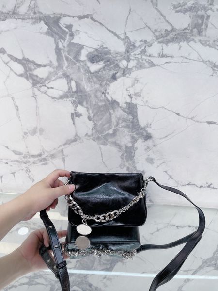 black leather shopping women shoulder bags luxury handbag fashion designer bag crossbody bag messenger purse chain decoration autumn winter
black leather shopping women shoulder bags luxury handbag fashion designer bag crossbody bag messenger purse chain decoration autumn winter