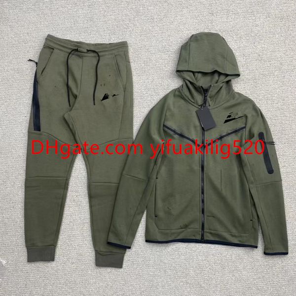 mens tracksuits sweater trousers set designer hoodies streetwear sweatshirts quality sports suit embroidery plush letter decoration thick ho, Gray
mens tracksuits sweater trousers set designer hoodies streetwear sweatshirts quality sports suit embroidery plush letter decoration thick ho, Gray