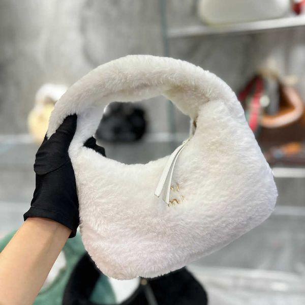 evening bags totes miubag the tote bag women plush designer white zipper handbag mini shopping crossbody purse handbags 221008
evening bags totes miubag the tote bag women plush designer white zipper handbag mini shopping crossbody purse handbags 221008