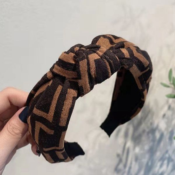 luxury pony tails holder designer headbands hair bands for women girl brand headband letter head wrap simple broadside d2112202z, Golden;silver
luxury pony tails holder designer headbands hair bands for women girl brand headband letter head wrap simple broadside d2112202z, Golden;silver