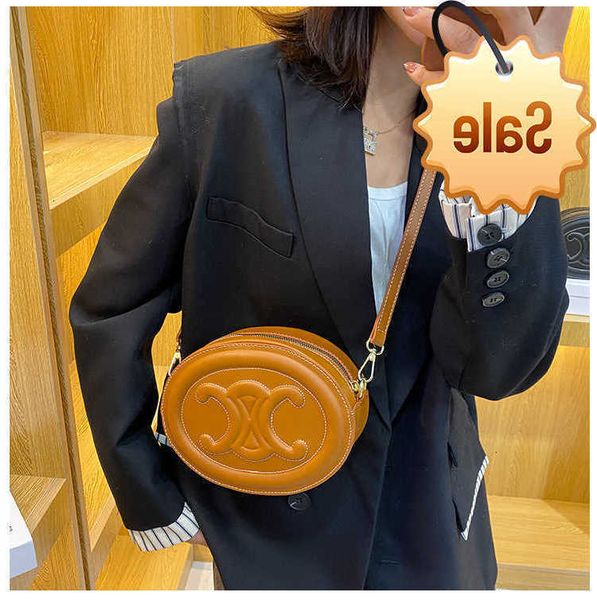 designer bags 2022 new arc de triomphe pig nose mini round cake single shoulder msenger bag concave shape women's factory direct sale
designer bags 2022 new arc de triomphe pig nose mini round cake single shoulder msenger bag concave shape women's factory direct sale
