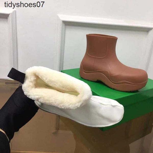 paris b same family b rain boots wear big head short thick bottom waterproof candy color large size rain boots it sells well in the united s, Black
paris b same family b rain boots wear big head short thick bottom waterproof candy color large size rain boots it sells well in the united s, Black