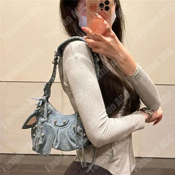 designer bag le cagole womens motorcycle shoulder bag luxury hobos designers cowboy crossbody clutch wallet purse pochette retro vintage wit
designer bag le cagole womens motorcycle shoulder bag luxury hobos designers cowboy crossbody clutch wallet purse pochette retro vintage wit