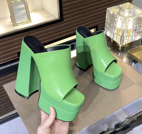casual shoes new style fanjia hentian high women's slippers in spring and summer of 2022, Black
casual shoes new style fanjia hentian high women's slippers in spring and summer of 2022, Black