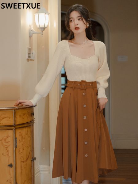 two piece dress autumn winter french vintage ladies skirt set fashion casual square neck sweater single breasted pieces suit belt 221010, White
two piece dress autumn winter french vintage ladies skirt set fashion casual square neck sweater single breasted pieces suit belt 221010, White