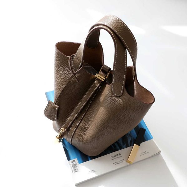designer herme bag women's large fashion classic cowhide basket women's's leather bu et 2022 new litchi pattern hand
designer herme bag women's large fashion classic cowhide basket women's's leather bu et 2022 new litchi pattern hand