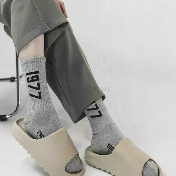 men's socks essential designer 22ss new spoof double line digital 1977 medium socks men' women's ins cotton sockings, Black
men's socks essential designer 22ss new spoof double line digital 1977 medium socks men' women's ins cotton sockings, Black