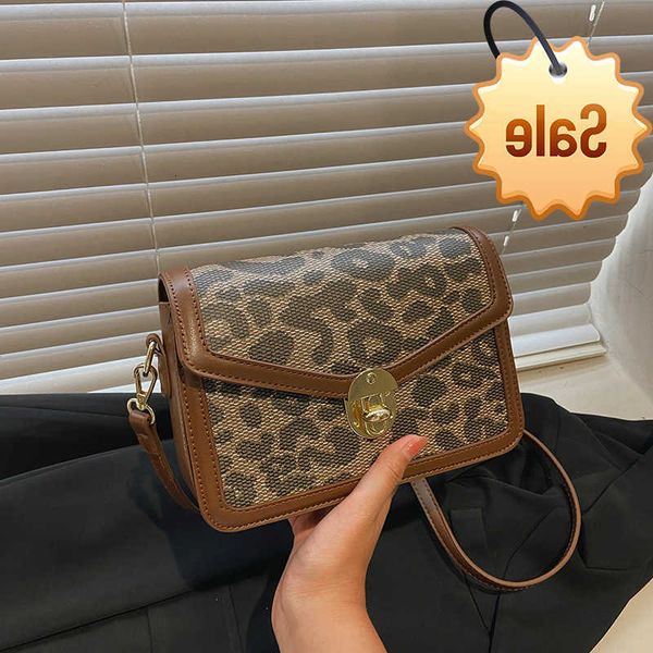 designer bags 2021 new triumphal arch small square old flower fashion tofu spliced thousand bird grid one shoulder crossbody women's ba
designer bags 2021 new triumphal arch small square old flower fashion tofu spliced thousand bird grid one shoulder crossbody women's ba