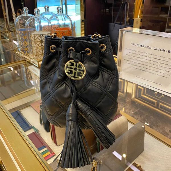 designer 2023 new original quality leather torys handbag burchs 4a3i designer bags luxury tb fashion texture bucket backpack luxury one shou
designer 2023 new original quality leather torys handbag burchs 4a3i designer bags luxury tb fashion texture bucket backpack luxury one shou
