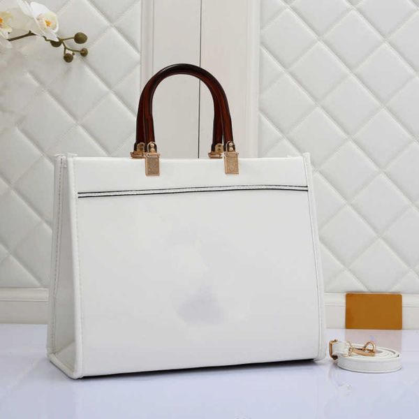 22ss classic women handbag messenger bags totes luxury designer purses fashion shopping satchels leather hobo crossbody satchel cross
22ss classic women handbag messenger bags totes luxury designer purses fashion shopping satchels leather hobo crossbody satchel cross