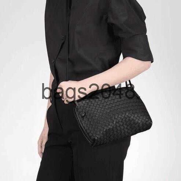 evening bags bottegs v designer same layer sheepskin pure hand woven womens bag leather messenger handbag small one shoulder shell handbags
evening bags bottegs v designer same layer sheepskin pure hand woven womens bag leather messenger handbag small one shoulder shell handbags