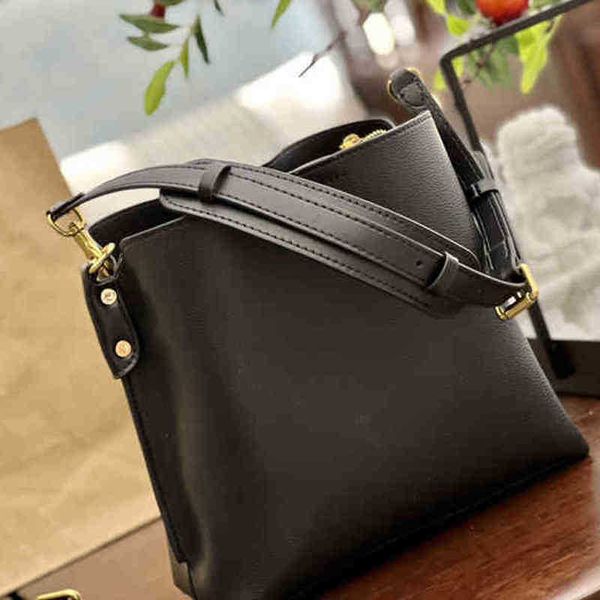 totes open pocket high capacity tote bags women casual handbag widened shoulder straps leather designer crossbody female bucket 221010
totes open pocket high capacity tote bags women casual handbag widened shoulder straps leather designer crossbody female bucket 221010
