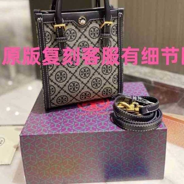 handbag torysburchs 2022tb vintage old flower music womens bag tot bag portable single shoulder messenger small square bag
handbag torysburchs 2022tb vintage old flower music womens bag tot bag portable single shoulder messenger small square bag
