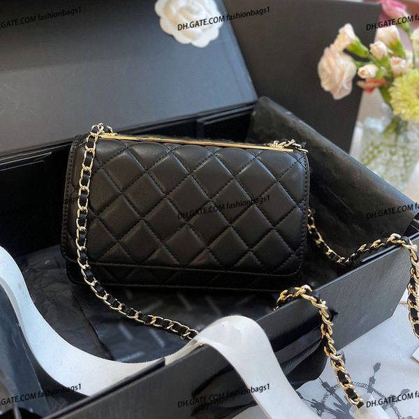women woc mini classic flap shoulder bag sheepskin leather quilted diamond lattice letter metal chrome chain fashion clutch purse luxury des
women woc mini classic flap shoulder bag sheepskin leather quilted diamond lattice letter metal chrome chain fashion clutch purse luxury des
