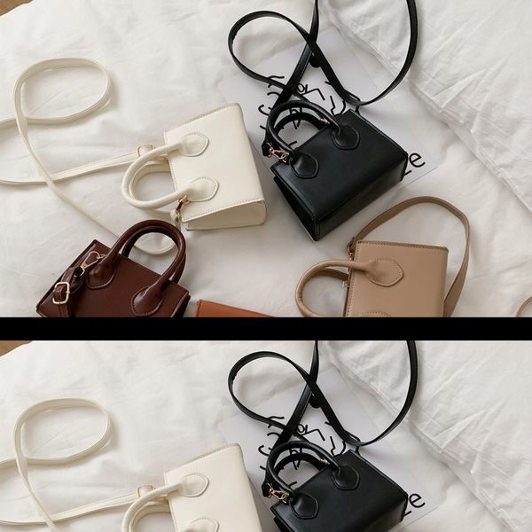 evening bags fashion small square retro mini handbag literary crowds shoulder messenger female 221010
evening bags fashion small square retro mini handbag literary crowds shoulder messenger female 221010