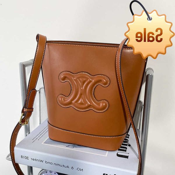 designer bags 2022 autumn new women's triumphal arch bucket fashion large capacity one shoulder crossbody bag factory direct sale
designer bags 2022 autumn new women's triumphal arch bucket fashion large capacity one shoulder crossbody bag factory direct sale