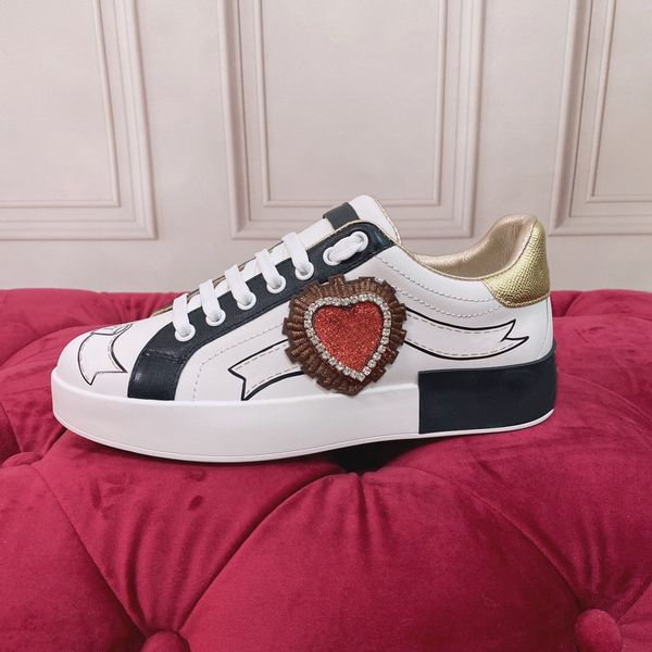 luxury designer board shoes new men's and women's leather lace up autumn sports casual shoelace box size 35-45
luxury designer board shoes new men's and women's leather lace up autumn sports casual shoelace box size 35-45